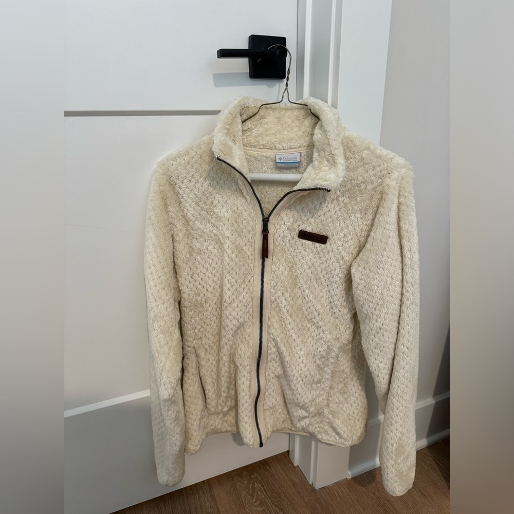 cream colored sherpa columbia zip up coat